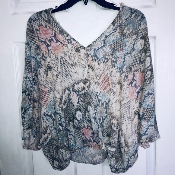 Crochet detail top - Picture 2 of 7